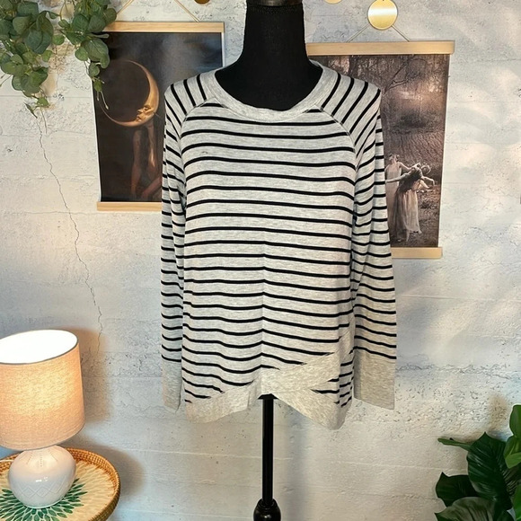 Workshop black and gray striped workout top size medium - Picture 1 of 5